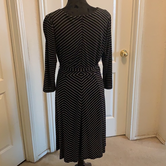 Black/ white stripped dress - Picture 5 of 10